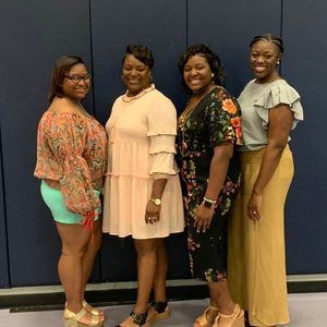 Meet your Posher, Eva